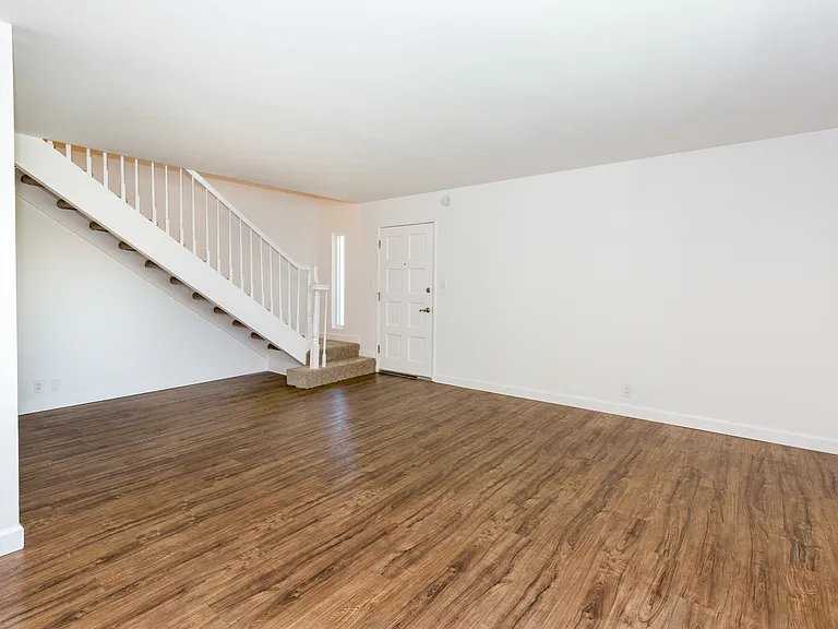 Crestview Apartment Homes — Photo 21