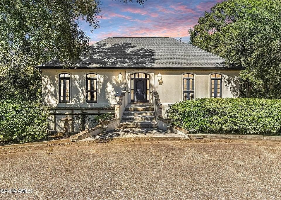 1st image of 115 Safari Cir