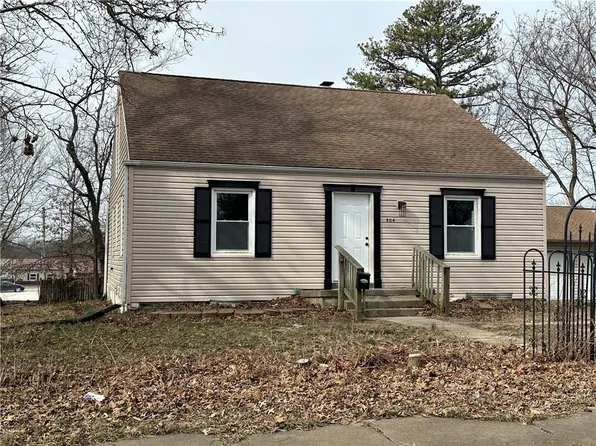 804 S Oakland St, Harrisonville, MO 64701