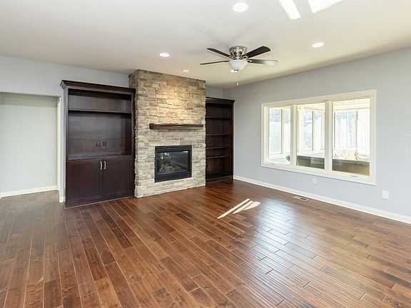 2nd image of 550 Legacy Ct Unit 35