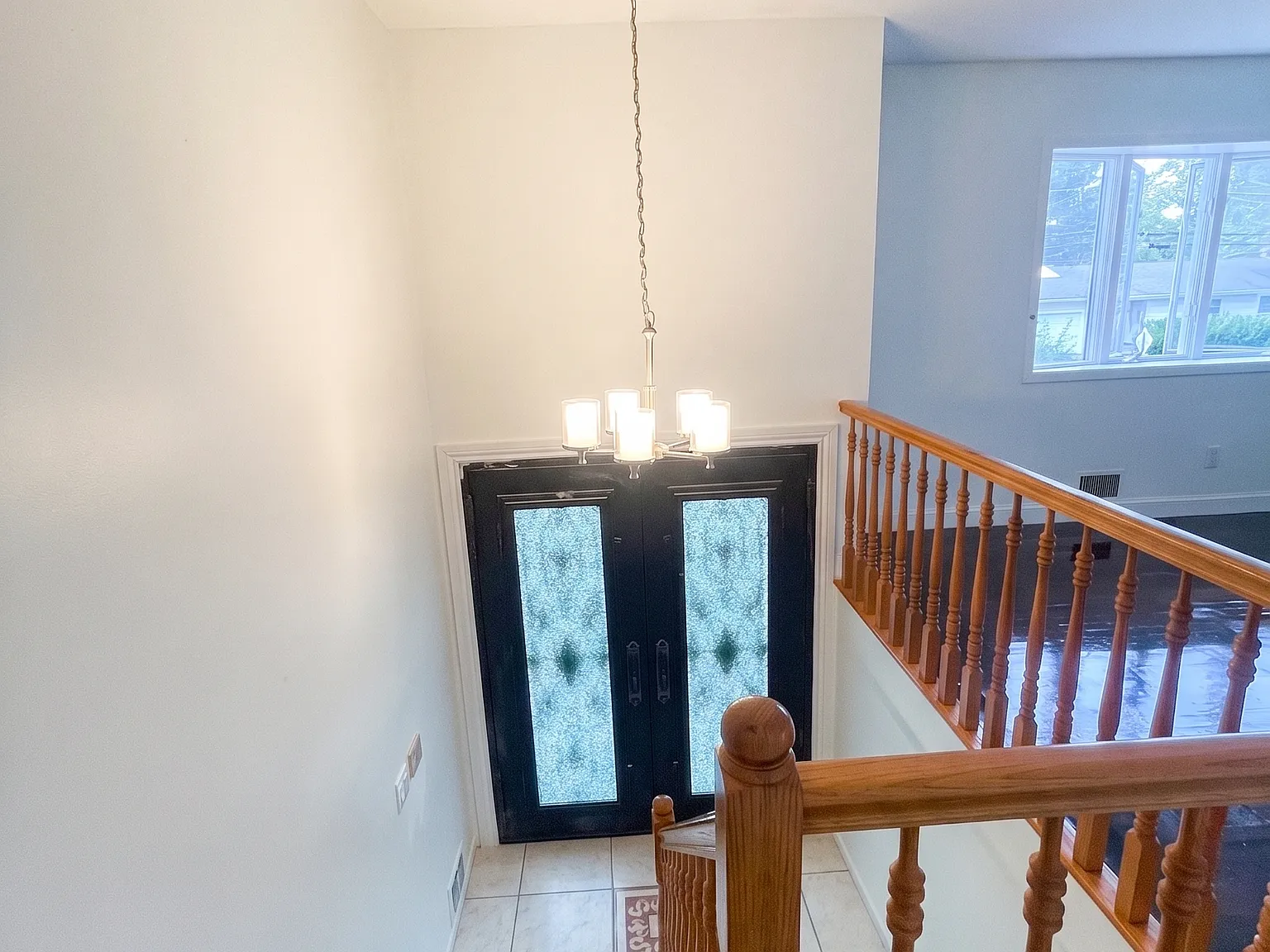 4 bed, 1800 sqft, $5,300 — Photo 3