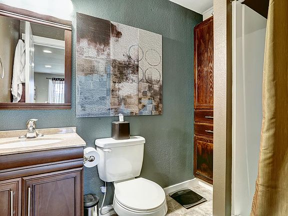 Two full baths in each unit - the hall bath has a bathtub.