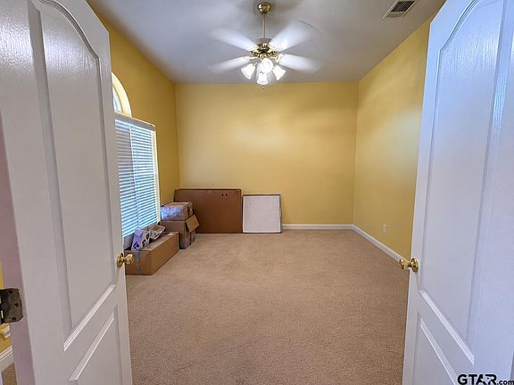 3rd image of 1018 Samuel Ln