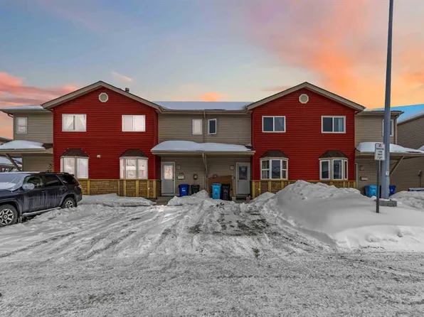 157 B NW Dickins Dr, Wood Buffalo, AB T9K 1R8