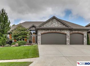 19606 Mayberry St, Elkhorn, NE 68022