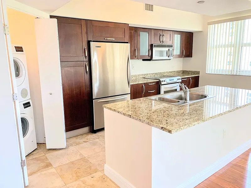 19900 E Country Club Dr