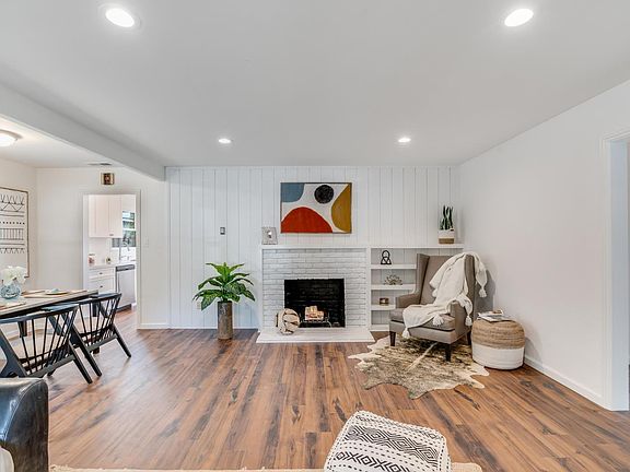 4th image of 20480 Williams Ave