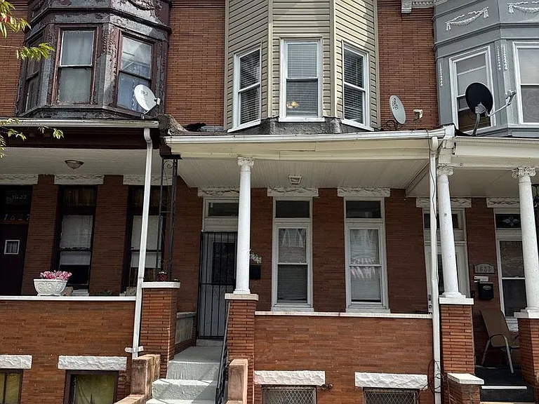 1625 Appleton St — Photo 1