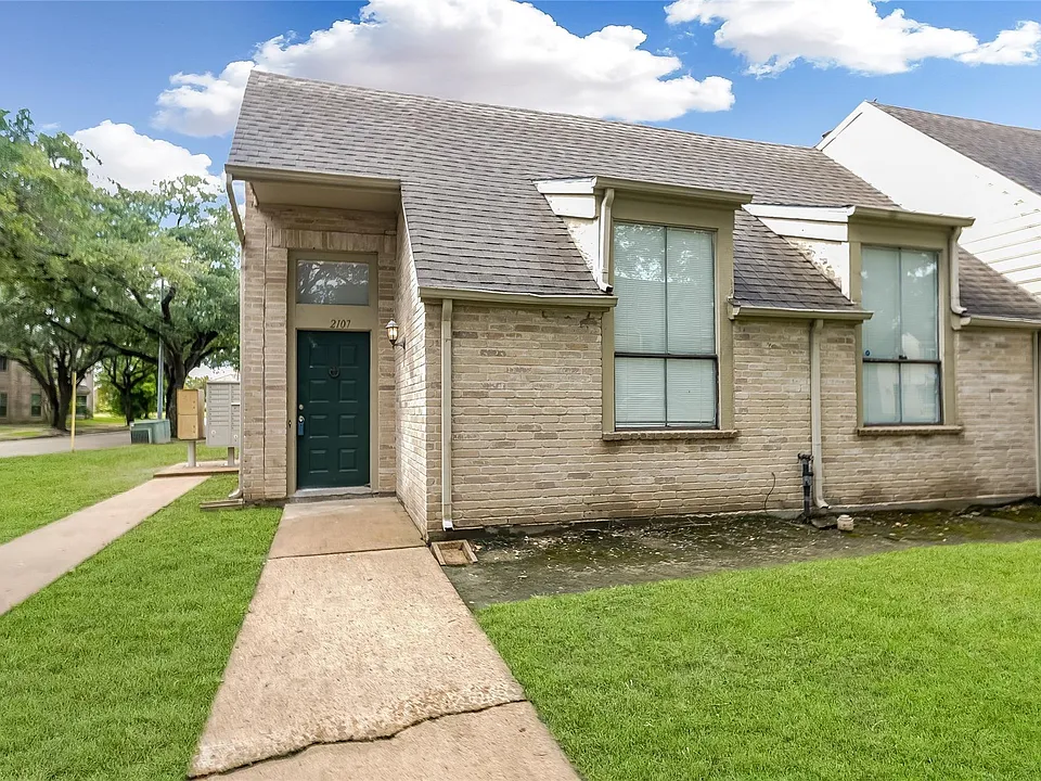 2107 Hazlitt Dr