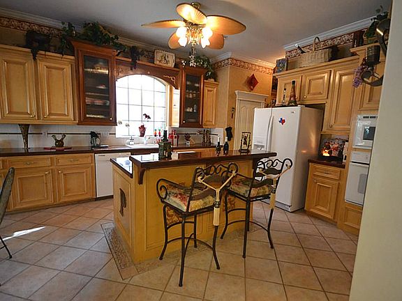 Completely modernized kitchen gives you built in maid service!
