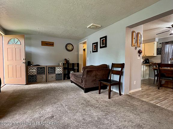 4th image of 211 S Shanley Ave