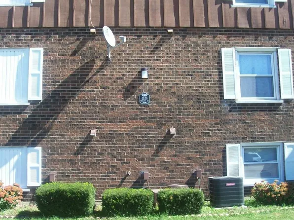 4529 Prescott Ave APT 3E, Lyons, IL 60534