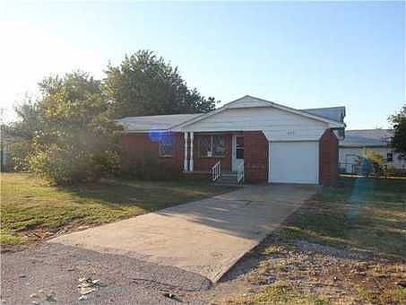 1st image of 8522 NE 25th St