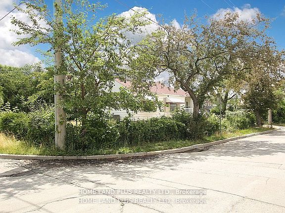 2nd image of 189 Maplehurst Ave