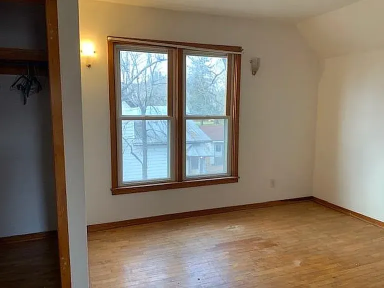 615 Mill St — Photo 11