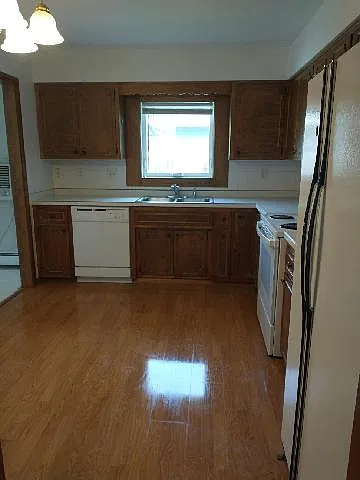 4 bed, 2184 sqft, $1,850 — Photo 3