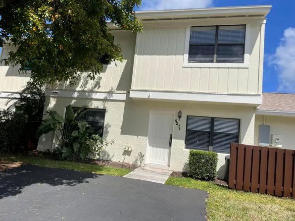 5271 Tennis Lane, Delray Beach, FL 33484