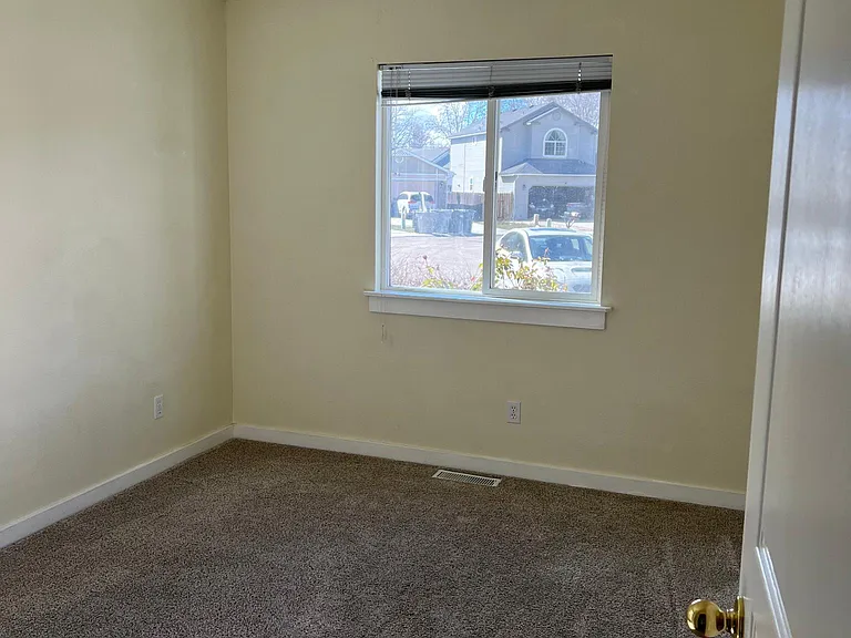 415 Augustina Ct — Photo 18