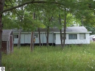 7578 Spruce St, Hale, MI 48739