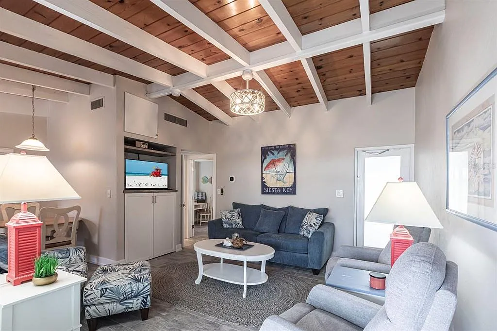 1 bed, 1.0 bath, 600 sqft, $5,370 — Photo 3