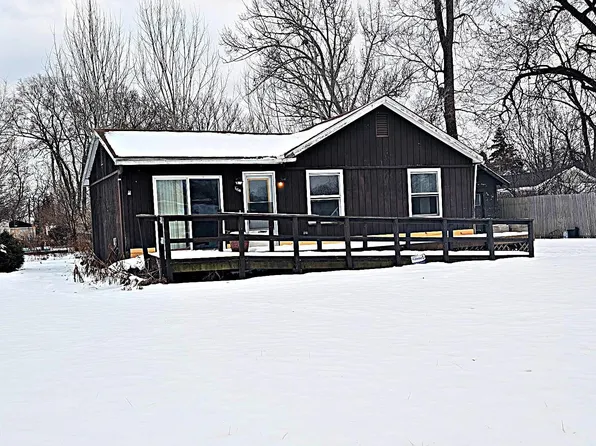 1450 Carman St, Burton, MI 48529