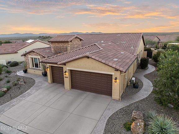 3rd image of 59894 E Pinyon Dr