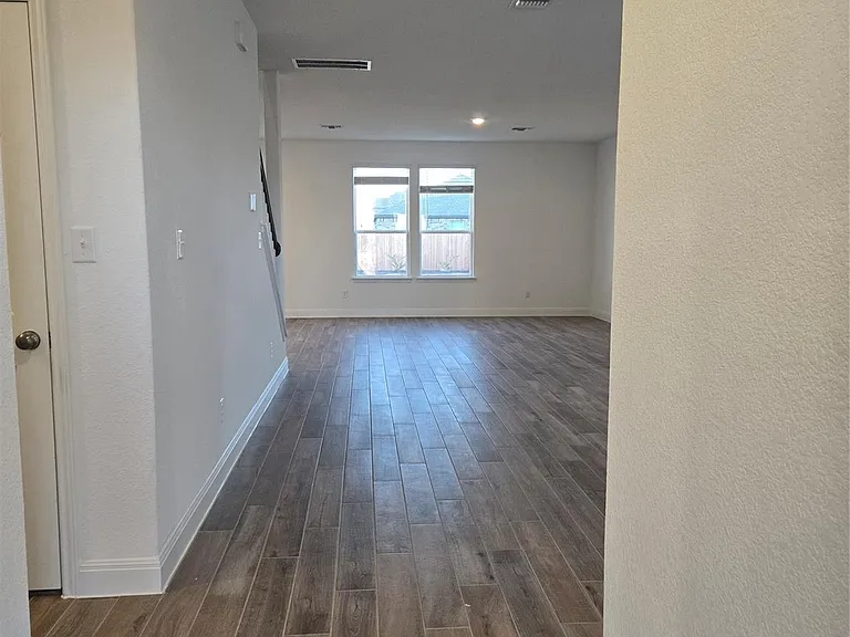 408 Acuff Ln — Photo 7