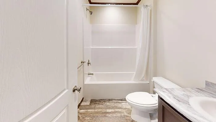 109 American Ave — Photo 2