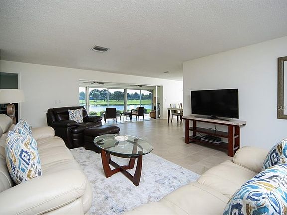 4th image of 7069 W Country Club Dr N
