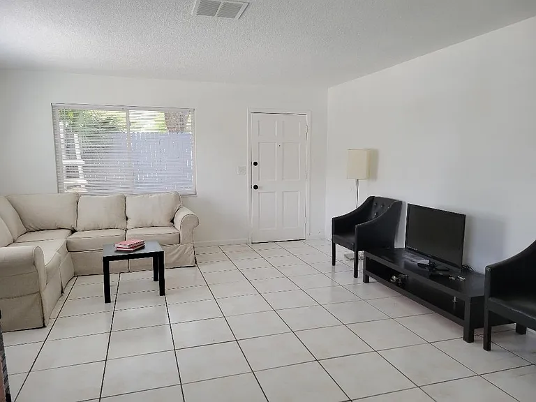 1258 Franklin St #1 — Photo 10