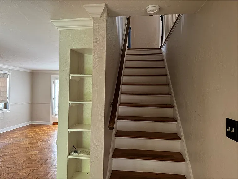 633 Crystal Dr — Photo 14