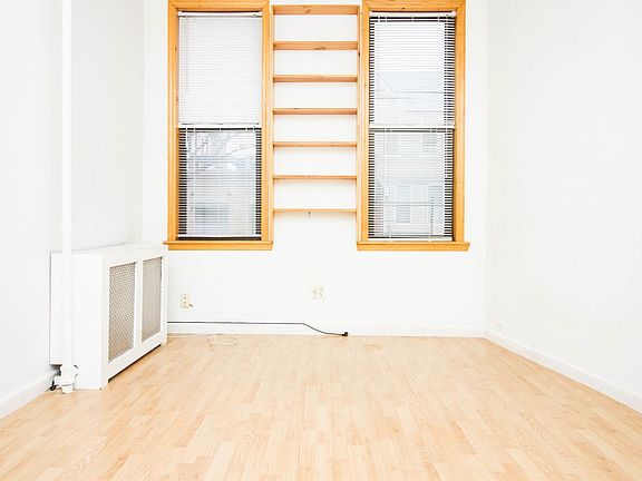 1912_Bleecker_st._1R_(1_of_16)