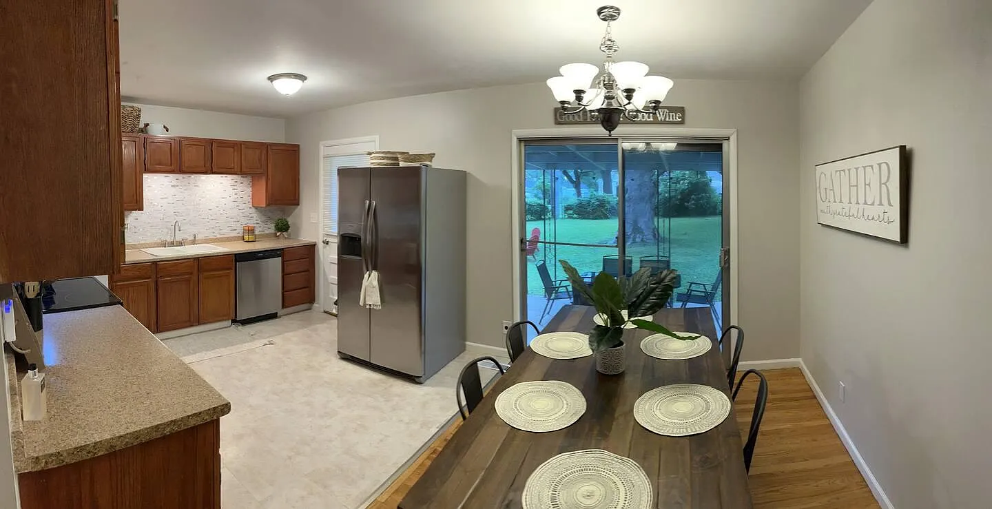 3 bed, 1014 sqft, $3,950 — Photo 3