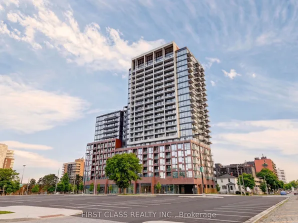 28 Ann St #909, Mississauga, ON L5G 3G1