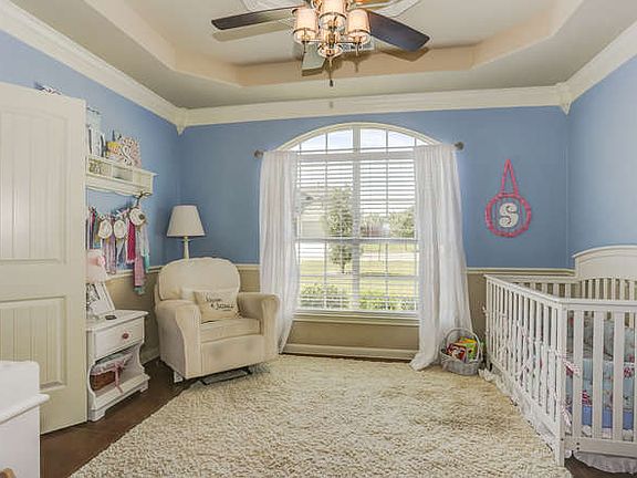 3rd image of 262 Verano Dr
