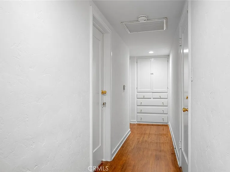216 E Windsor Rd #2 — Photo 12