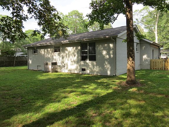 3rd image of 503 Jeffery Dr NW