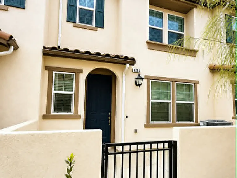 4255 E Carmel Privado — Photo 2