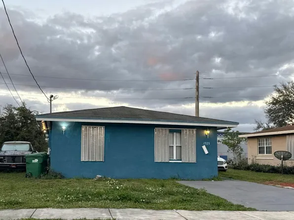 1925 NW 155th St, Miami Gardens, FL 33054