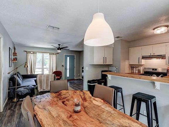5th image of 11301 Oakwood Dr #A