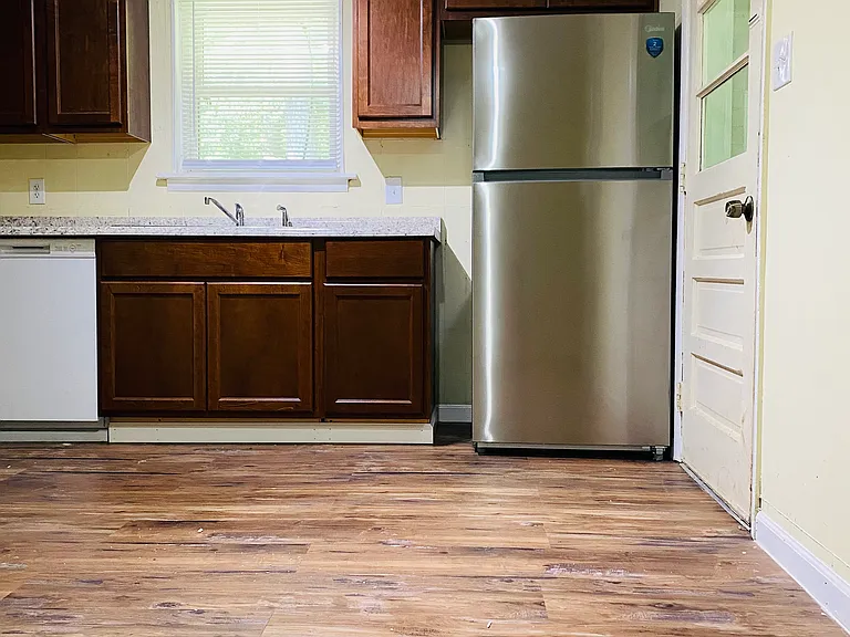 5500 Lakeside Trl #1 — Photo 3