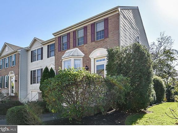 3rd image of 114 Attic Ct