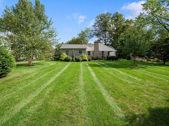 2nd image of 1014 Stony Brook Dr