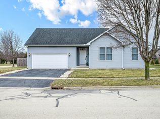 400 Winding Trl, Genoa, IL 60135