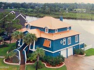 11 Rivers Bend Dr, Gulfport, MS 39507