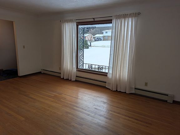 Formal living room or office