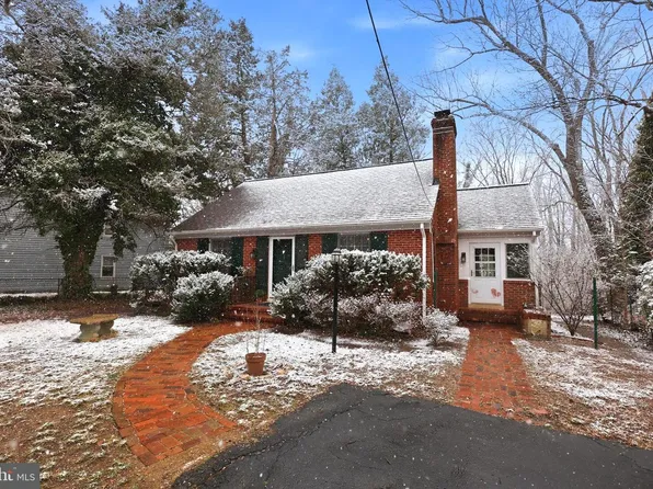 1007 Manning Dr, Fredericksburg, VA 22405