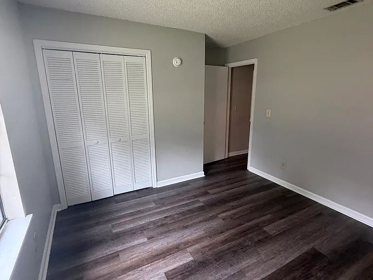 425 Admirals Walk Dr — Photo 9