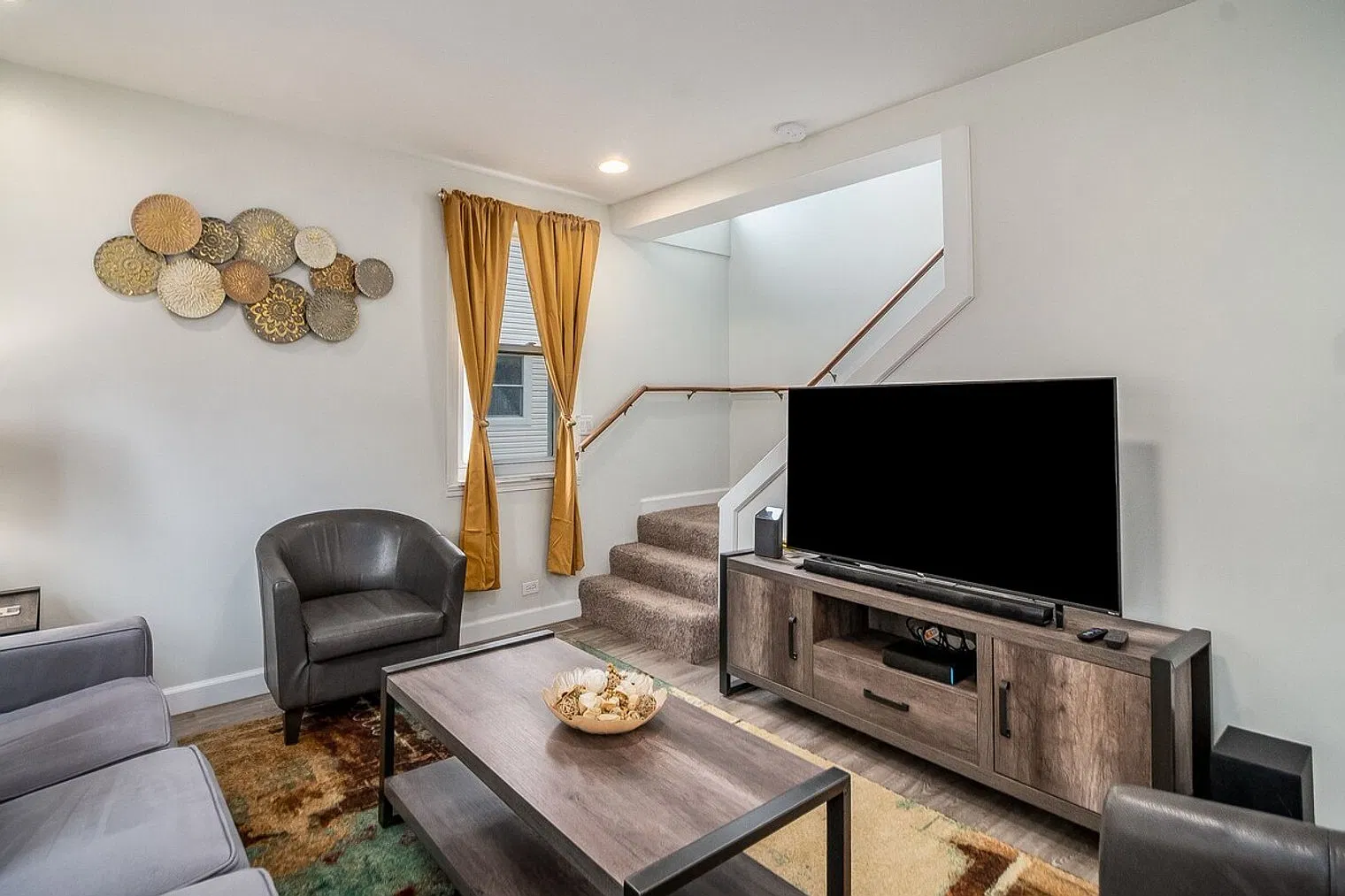 5 bed, 2.5 bath, $16,842 — Photo 3