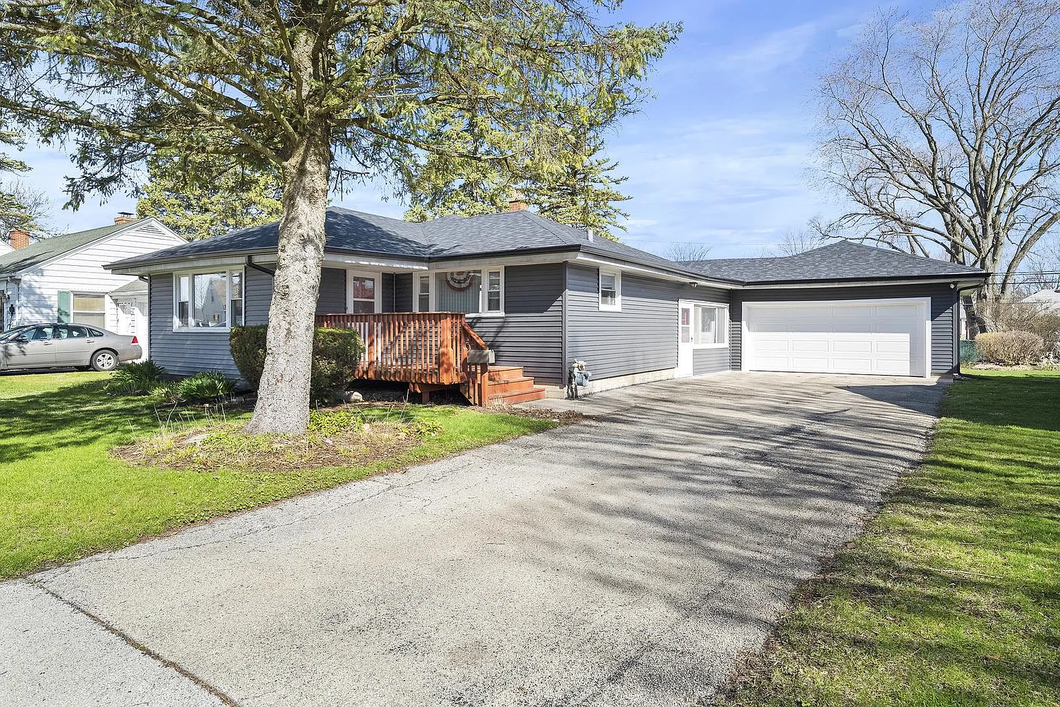 1605 Jones St photo 1